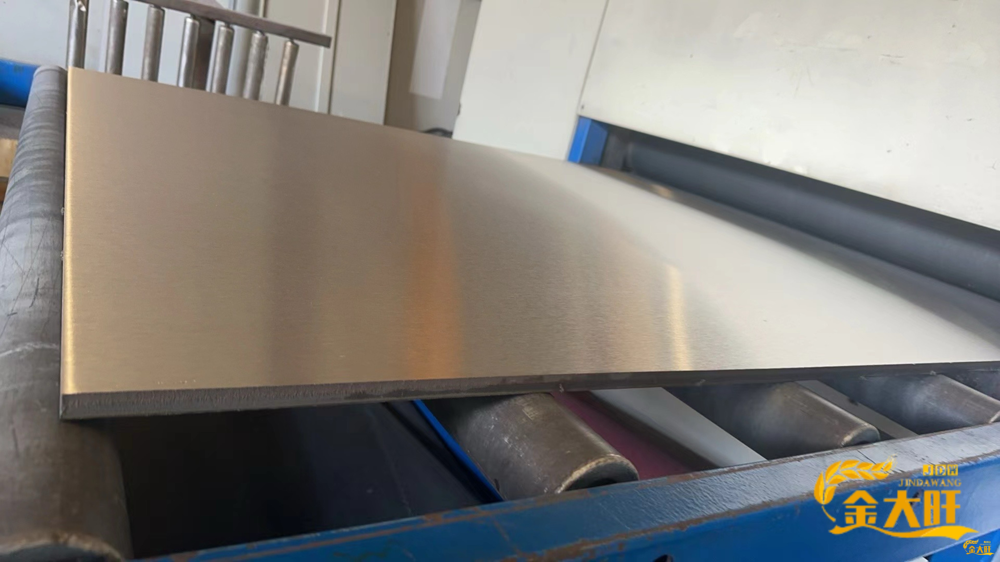 【光影魔术师 | 让工业钢板绽放艺术之美】