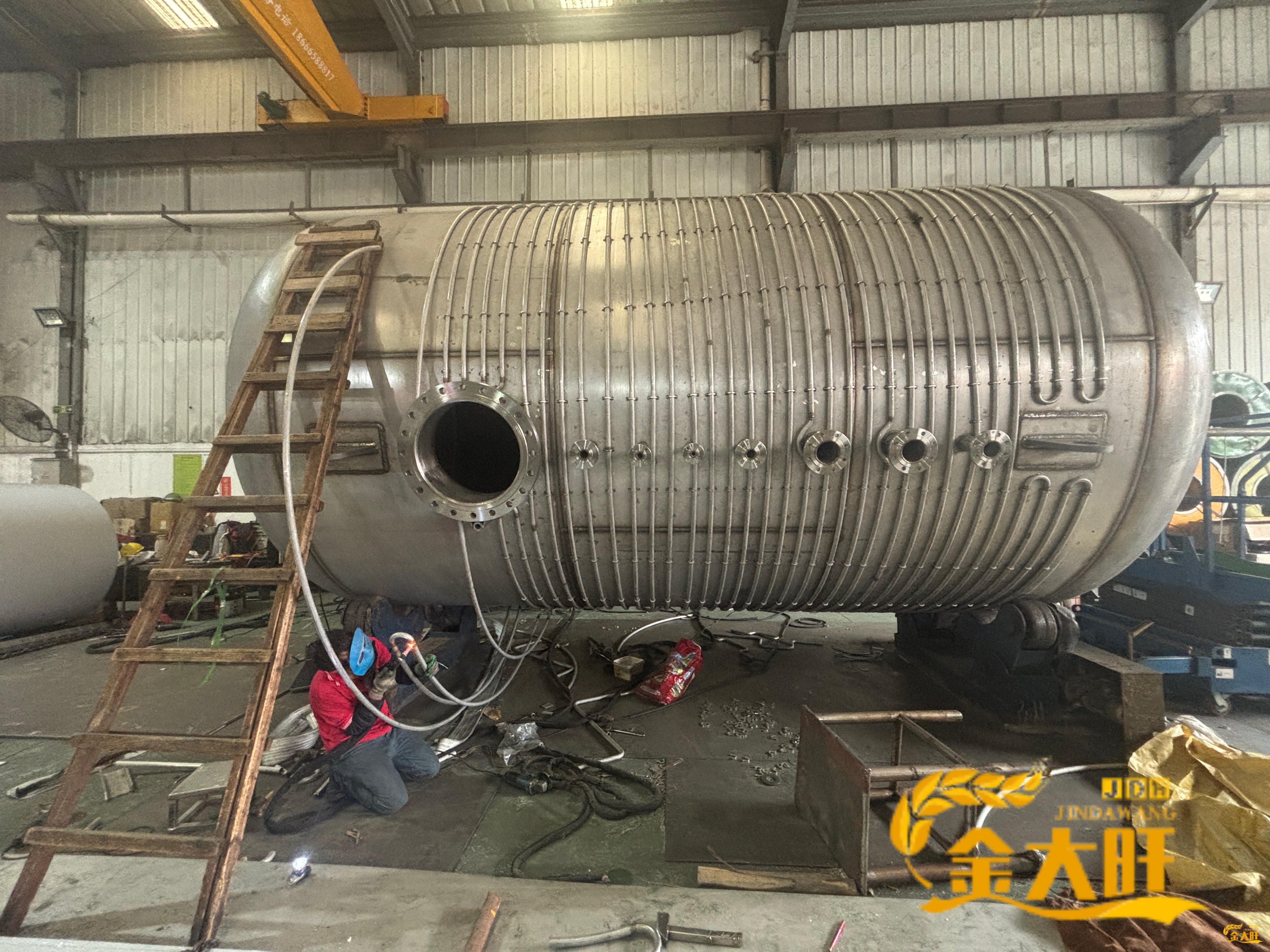 不锈钢大型罐体非标定制：破解工业存储难题···